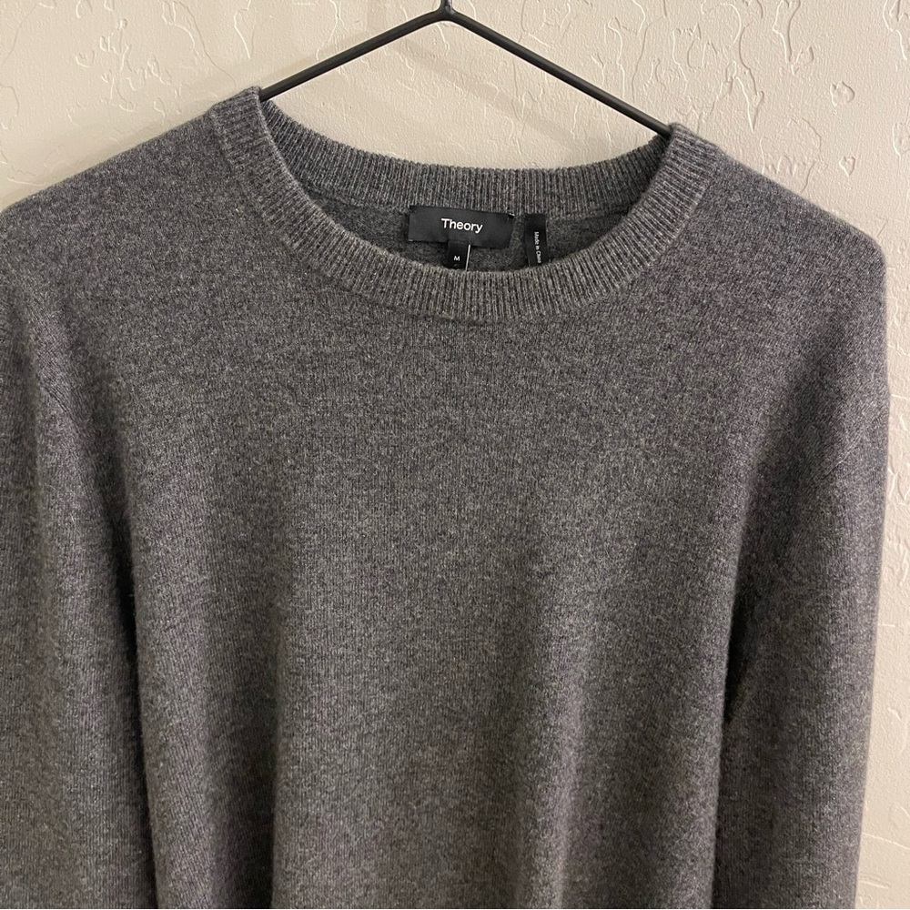 Theory Hilles Crewneck Sweater in Cashmere (Size: M) - Picture 2 of 3